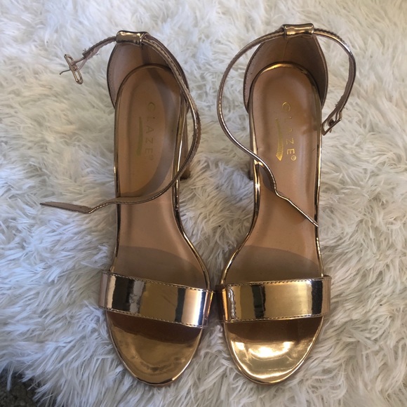 SOLD Gold heels - Picture 6 of 6